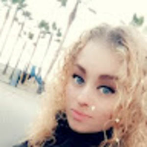 Meet your Posher, Holly